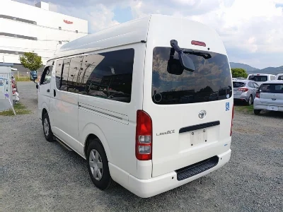 TOYOTA REGIUS ACE VAN