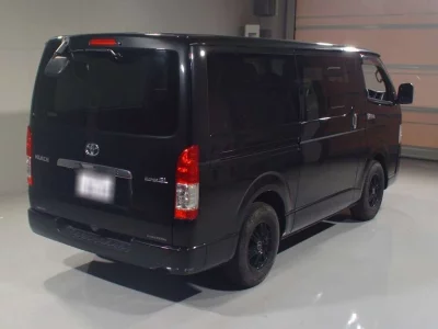 TOYOTA HIACE VAN