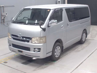 TOYOTA REGIUS VAN