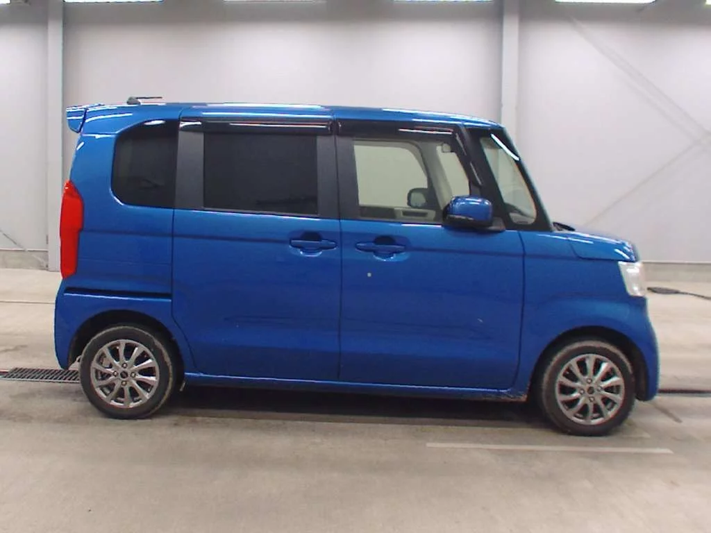 Honda N-Box  с аукциона в Японии