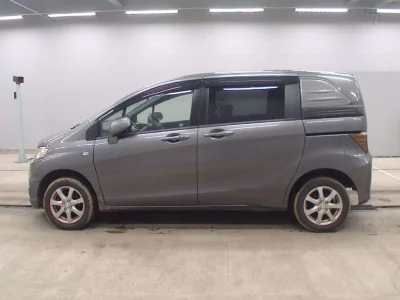 HONDA FREED SPIKE