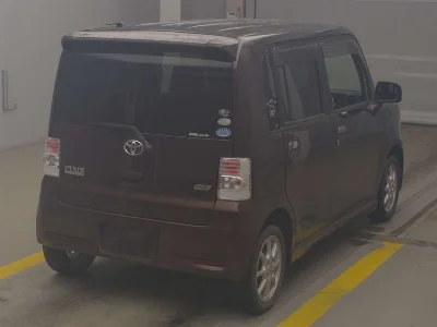 TOYOTA PIXIS SPACE