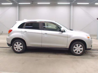 MITSUBISHI RVR
