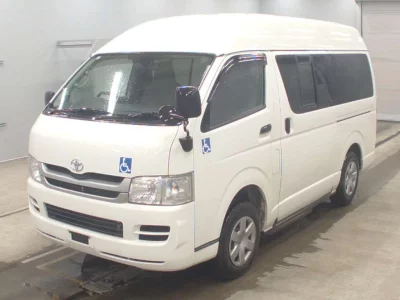 TOYOTA HIACE VAN