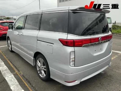 NISSAN ELGRAND