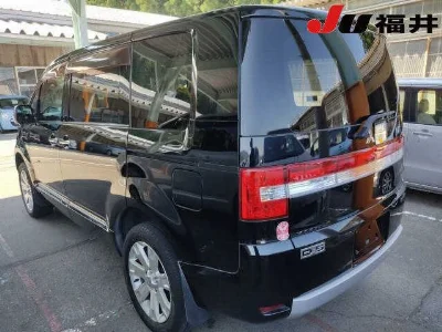 MITSUBISHI DELICA D5