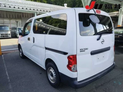 NISSAN NV200