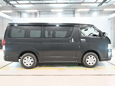 TOYOTA REGIUS VAN