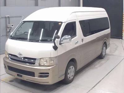 TOYOTA HIACE