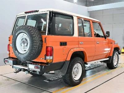 TOYOTA LAND CRUISER