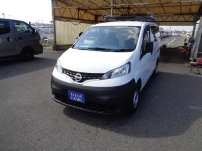 NISSAN NV200
