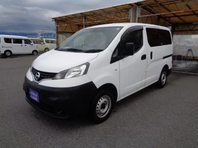 NISSAN NV200