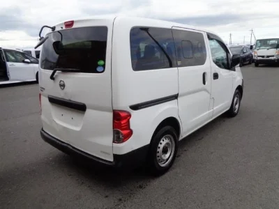 NISSAN NV200