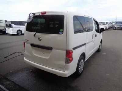 NISSAN NV200
