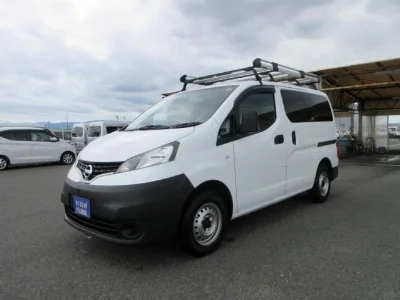 NISSAN NV200
