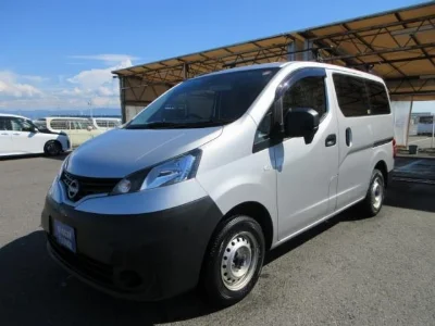 NISSAN NV200