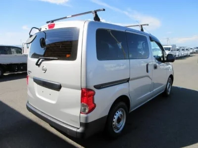 NISSAN NV200