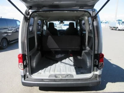 NISSAN NV200
