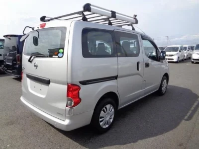 NISSAN NV200
