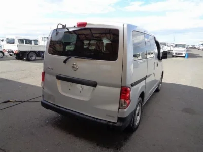 NISSAN NV200