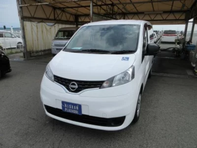 NISSAN NV200