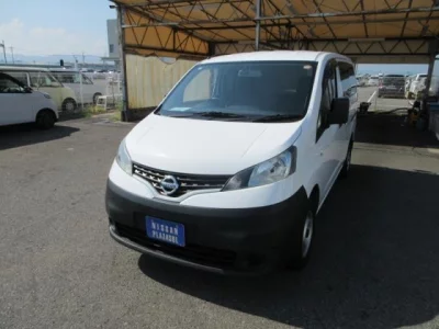 NISSAN NV200