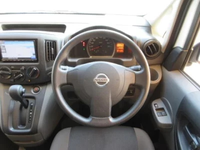 NISSAN NV200