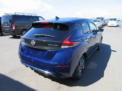 NISSAN LEAF