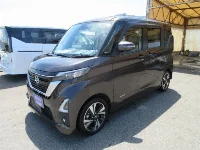 Цена авто Nissan Roox с аукционов Японии, номер кузова B45A, пробег 28 000, оценка 2