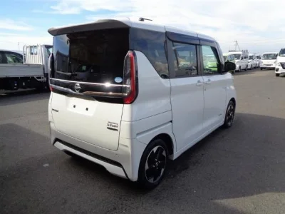 NISSAN ROOX
