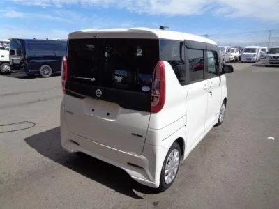 NISSAN ROOX