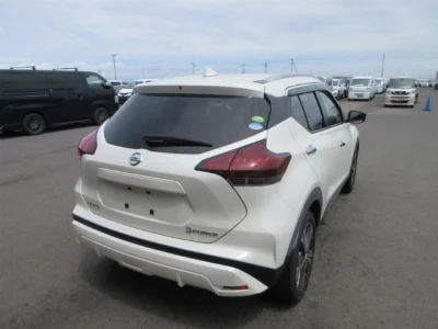 NISSAN KICKS