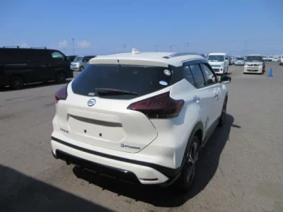 NISSAN KICKS