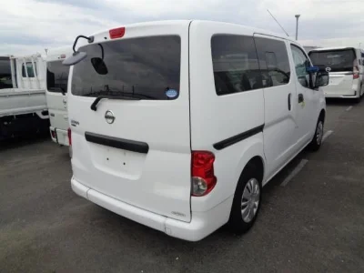 NISSAN NV200