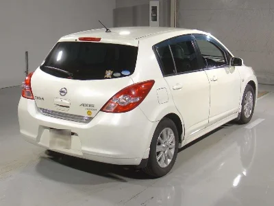 NISSAN TIIDA