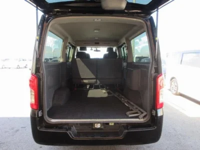 NISSAN NV350 CARAVAN