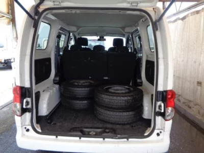 NISSAN NV200