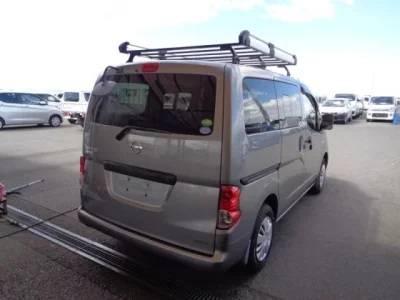 NISSAN NV200