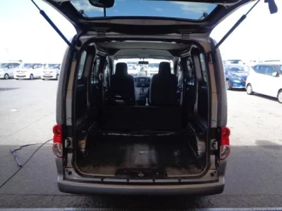 NISSAN NV200