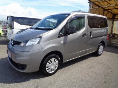 NISSAN NV200
