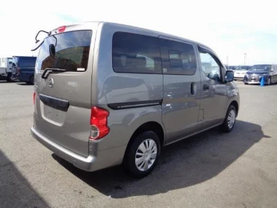 NISSAN NV200