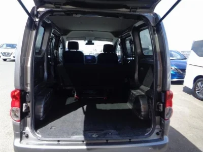 NISSAN NV200