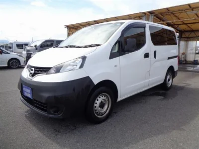 NISSAN NV200