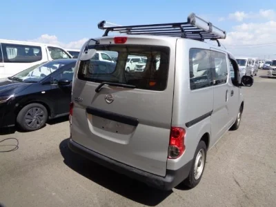 NISSAN NV200