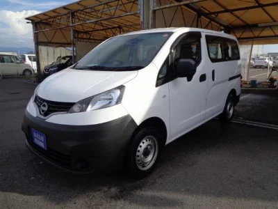 NISSAN NV200