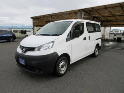NISSAN NV200