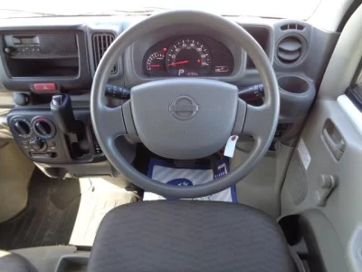 NISSAN CLIPPER VAN