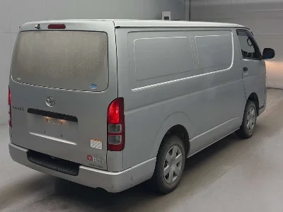 TOYOTA REGIUS VAN