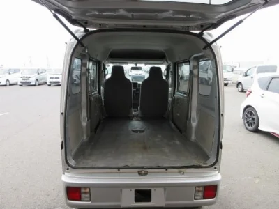 NISSAN CLIPPER VAN