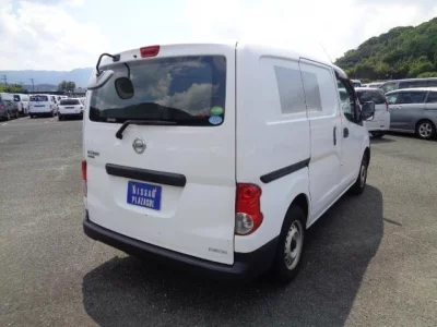 NISSAN NV200